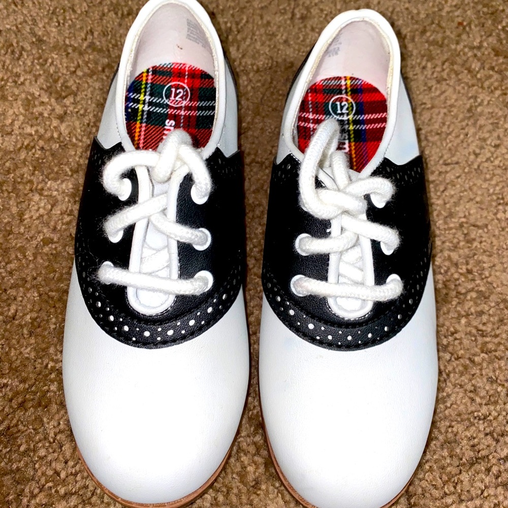 Girls uniform shoes black & white stride rite